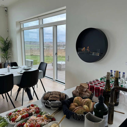 DelawareXLblack-O80cm in white room with buffet