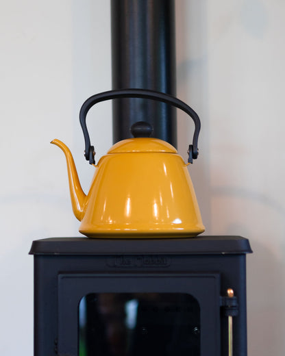 Noda Horo Enamel Stovetop Kettle in Yellow