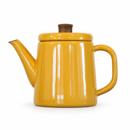 Noda Horo Enamel Potoru Stovetop Kettle in Yellow
