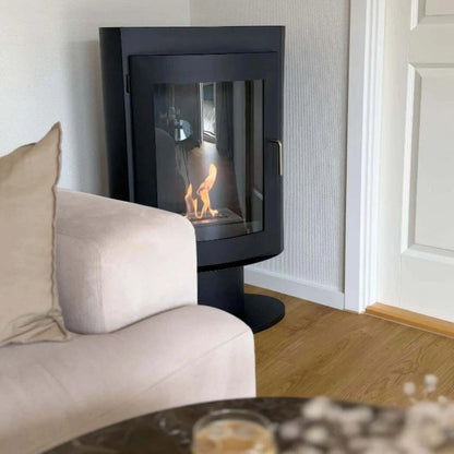 trenton-sort-bio-braendeovn-i-stue